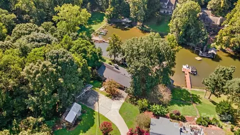 13833 Woody Point Rd, Charlotte, NC 28278