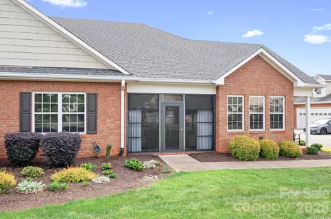 8229 Lambert Ct, Denver, NC 28037 photo 3
