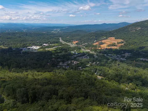 52 Castanea Mountain Dr, Asheville, NC 28803