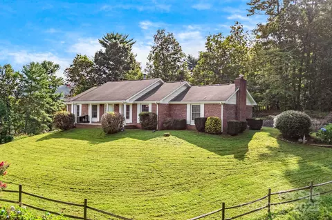 90 Kentwood Dr, Weaverville, NC 28787