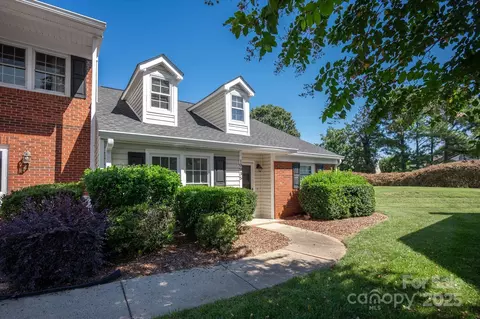 10935 Winterbourne Ct, Charlotte, NC 28277