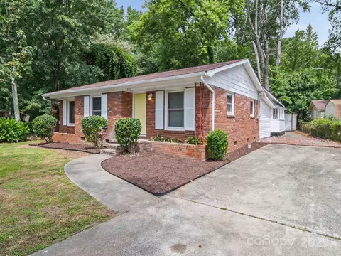 4310 Toluca Pl, Charlotte, NC 28208