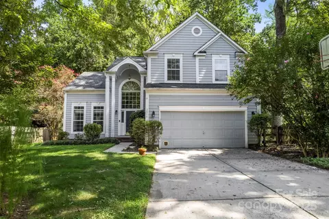 3516 Crescent Knoll Dr, Matthews, NC 28105