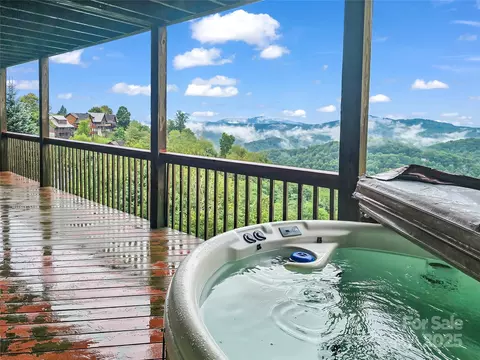 161 Scenic Wolf Dr, Mars Hill, NC 28754
