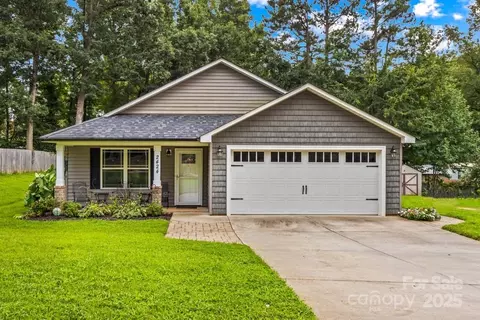 2424 Glenwood St, Kannapolis, NC 28083