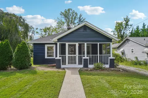 616 Ray Ave, Hendersonville, NC 28792
