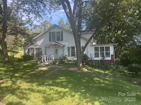 408 Virginia W Ave W, Bessemer City, NC 28016