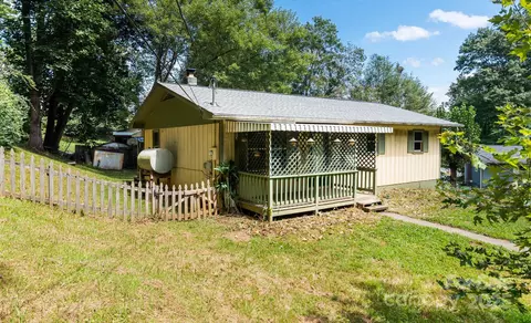 106 Culpepper Dr, Waynesville, NC 28786