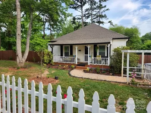 132 Oak St, Clover, SC 29710