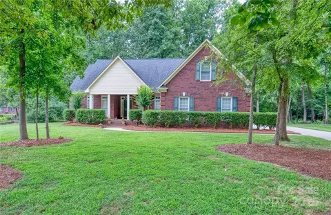 3727 Ayrshire Ct, Harrisburg, NC 28075