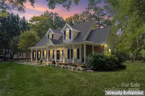 390 Robinson Rd, Mooresville, NC 28117