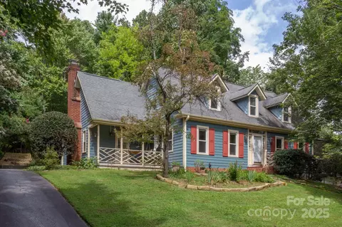 165 Indian Woods Trl, Hendersonville, NC 28739