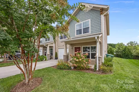 1026 Baldwin Commons Dr, Arden, NC 28704