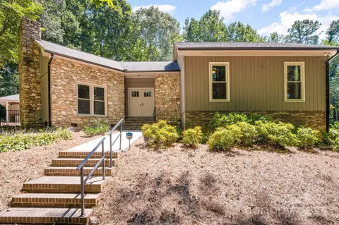 761 White Oaks Rd, Mooresville, NC 28115