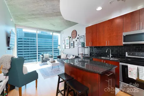 210 N Church 2105 St #2105, Charlotte, NC 28202