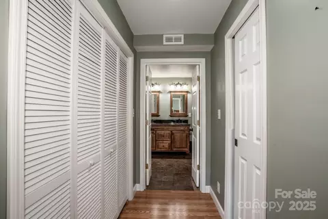 Entry Way - 4028 Mcgee Point Rd, Terrell, NC 28682 photo 2 of 2