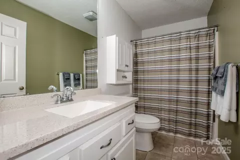 Bath - 4028 Mcgee Point Rd, Terrell, NC 28682 photo 1 of 3