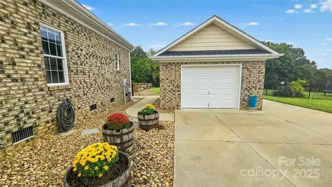 1905 Scuffle Hill Dr, Monroe, NC 28110 photo 5