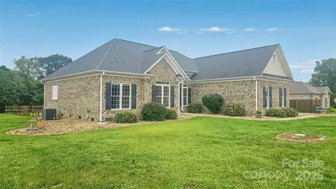 1905 Scuffle Hill Dr, Monroe, NC 28110 photo 4