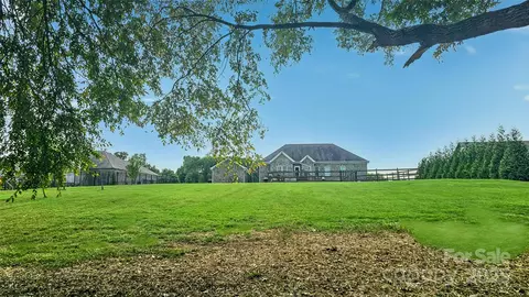 1905 Scuffle Hill Dr, Monroe, NC 28110 photo 9