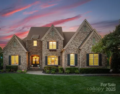 2218 Whiskery Dr, Waxhaw, NC 28173