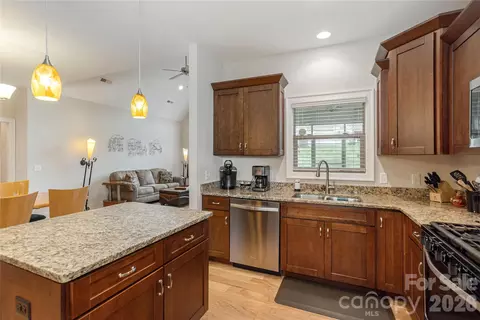 205 Windstone Dr, Fletcher, NC 28732 photo 10