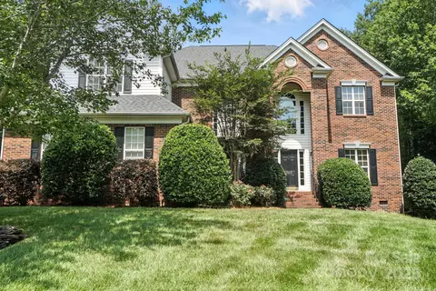 7213 Three Wood Dr, Matthews, NC 28104