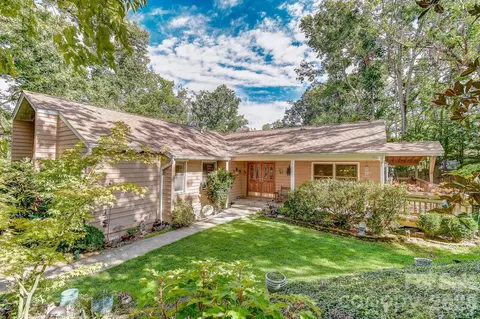 75 S Black Oak Dr, Asheville, NC 28804