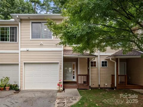 105 Farm Ln, Mills River, NC 28759