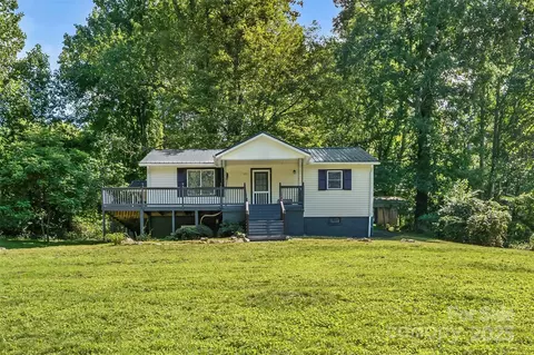 352 Jakes Branch Rd, Spruce Pine, NC 28777