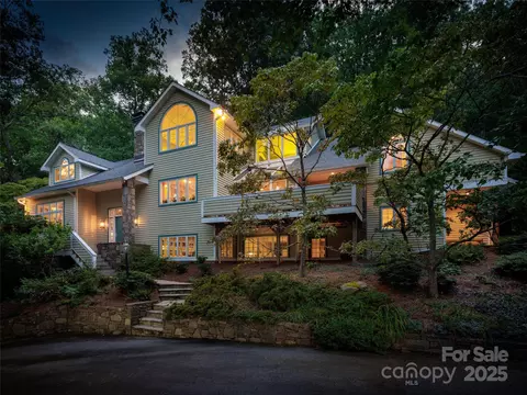 52 Robinhood Rd, Asheville, NC 28804