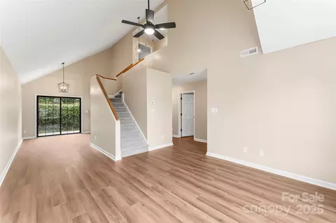 1635 20th Avenue Ne Ct NE, Hickory, NC 28601