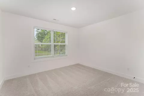Bedroom - 5596 Sandhurst Rd, Hickory, NC 28602 photo 6 of 6