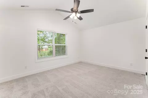 Bedroom - 5596 Sandhurst Rd, Hickory, NC 28602 photo 3 of 6