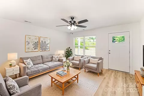 Living - 5596 Sandhurst Rd, Hickory, NC 28602 photo 1 of 2