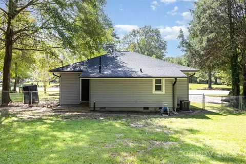 Exterior - 1397 Grace Ave, Lancaster, SC 29720 photo 3 of 7