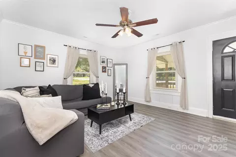 Living - 1397 Grace Ave, Lancaster, SC 29720 photo 2 of 3