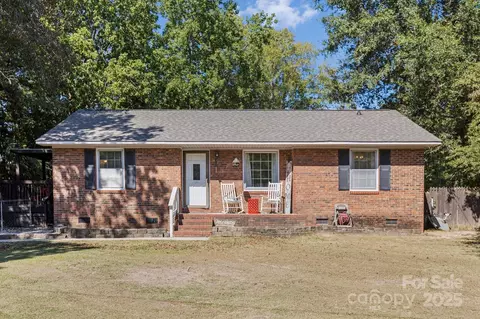 2200 Florence Cir, Lancaster, SC 29720