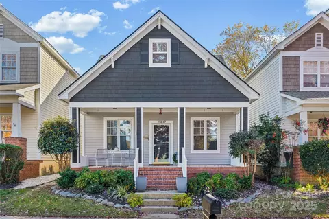 11247 Blue Cedar Ln, Charlotte, NC 28277