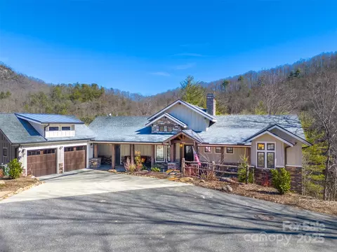1132 Southshore Dr, Tuckasegee, NC 28783
