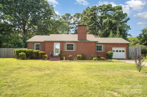 919 Radio Rd, Statesville, NC 28677