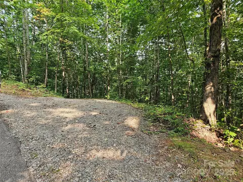 112 Steinwald Trl, Waynesville, NC 28786