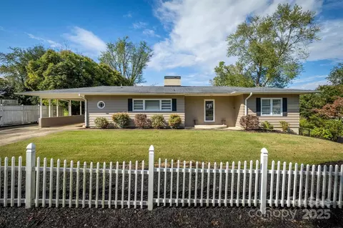 717 Circle Ne Dr NE, Lenoir, NC 28645