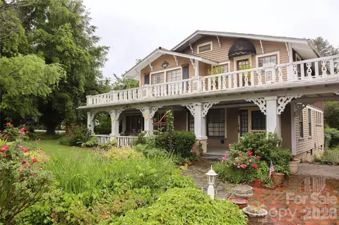317 Courtland Blvd, Hendersonville, NC 28791