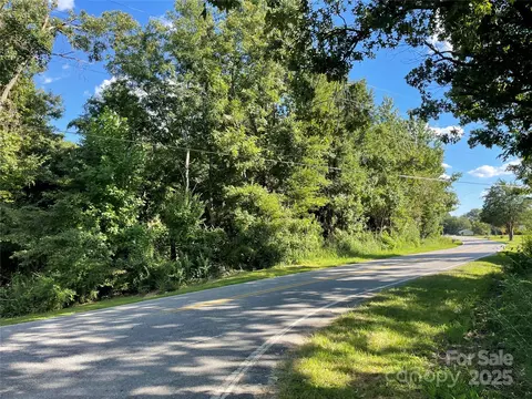 526 Mariposa Rd, Stanley, NC 28164