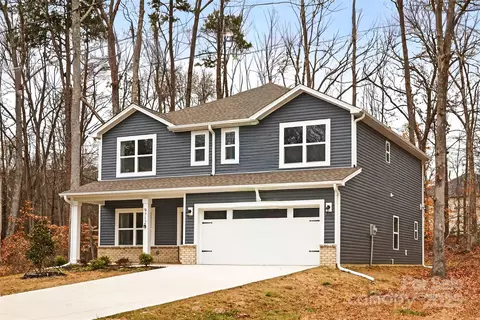 9717 Forest Dr, Charlotte, NC 28216