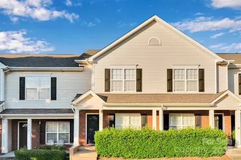 10456 Stokeshill Ct, Pineville, NC 28134