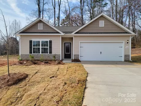 3422 Robindale Dr, Winston Salem, NC 27127