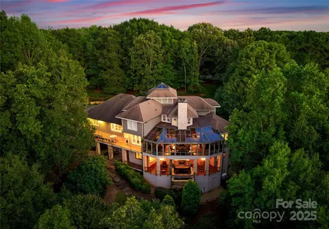 10310 Wildlife Rd, Charlotte, NC 28278