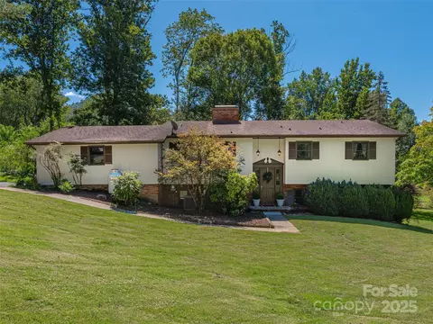 85 Dawn Ln, Canton, NC 28716